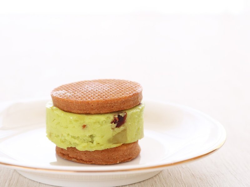 手土産 あっさりバターサンドなら ニュウスタイル銀座千疋屋をお試しあれ ほめられギフト帳 こうのひろこ Note