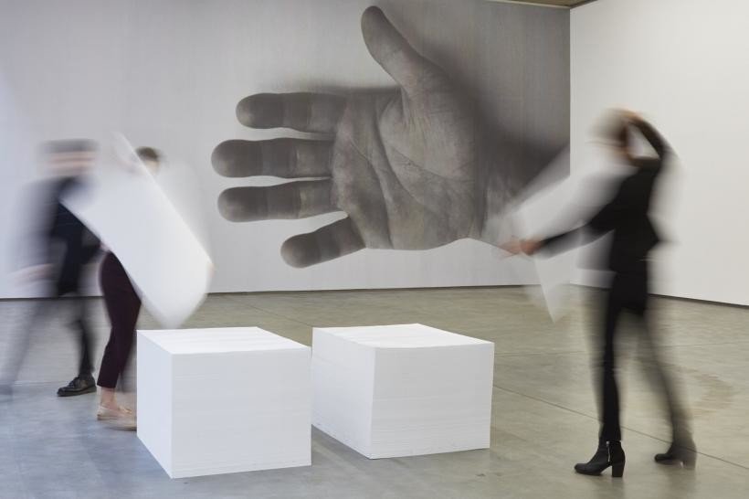 フェリックス・ゴンザレス＝トレスのミニマルアートは実体験だ