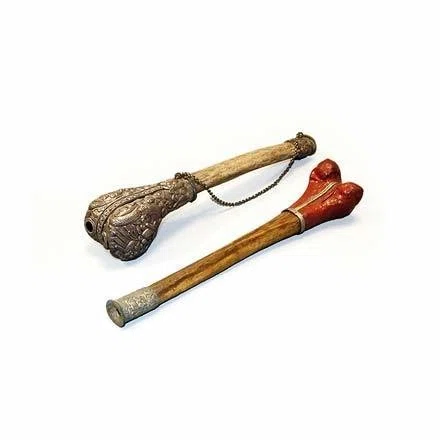 カンリン　チベット仏教　呪物　法具　骨笛　民族楽器 人間の大腿骨でできた笛｜西浦まどか（土田）