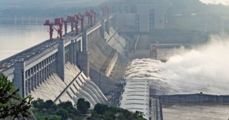 ダム 決壊 三峡 三峡ダム決壊のシミュレーションが最悪。決壊したら、日本にも多大な影響が。