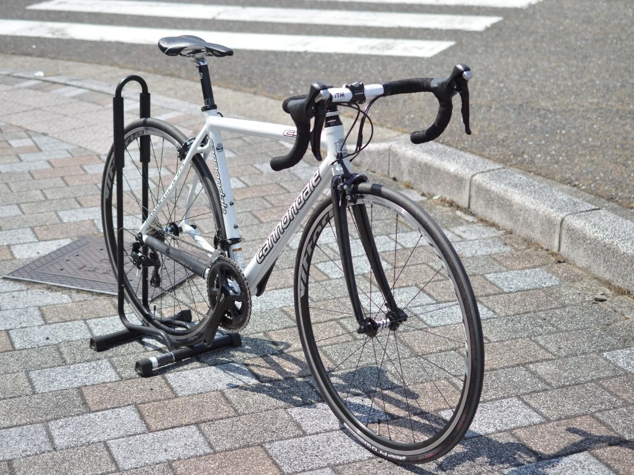 8年ほど前に購入したcannondale CAAD9です。 【公式通販】