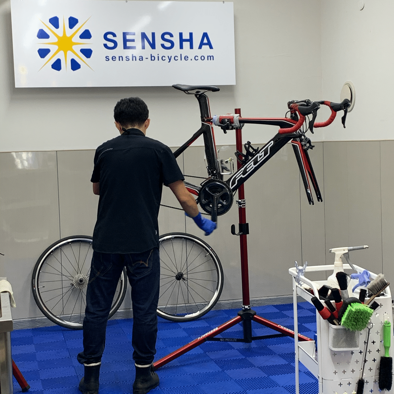 プロに洗車してもらったぞ〜SENSHA BICYCLE TOKYO|マキノトモアキ