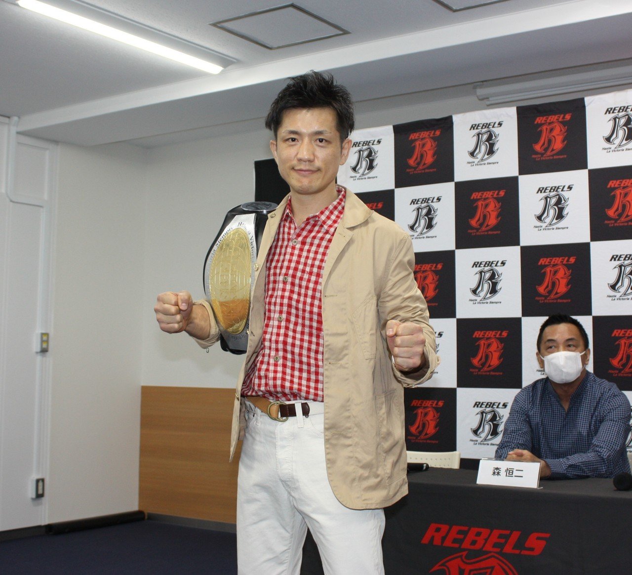 丹羽圭介(にわ・けいすけ)「困難に打ち勝つ姿を見せるのが格闘家