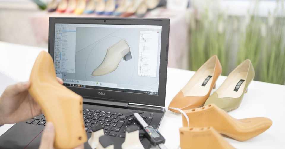 3dスキャンでぴったりサイズを実現 オーダーメイドパンプス Ayame 前編 Zozo Fashiontechnews
