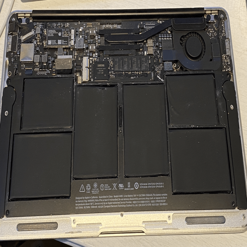 MacBookAir2013 11inch SSD交換｜churu