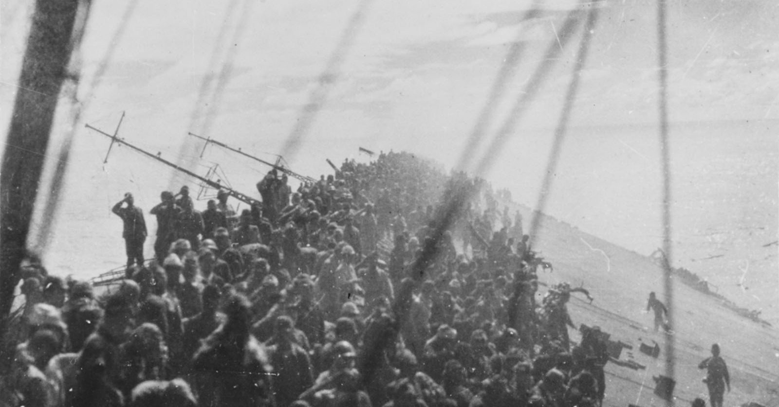 逃げる写真｜ミカンセーキ／(hn-nh)