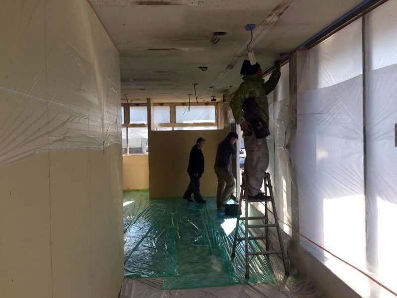 建築の 貼る と 張る の違い 美容室オレンジ Note