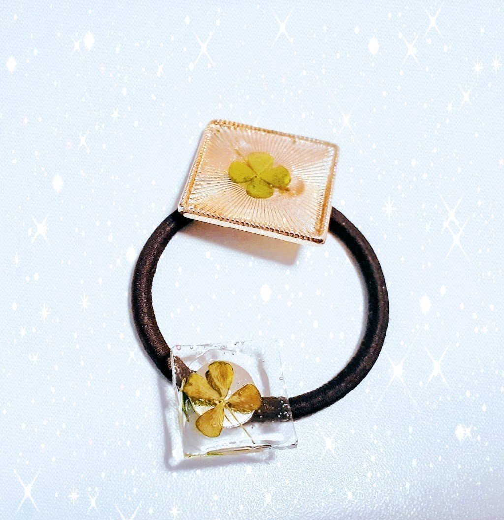 涼しげクローバーのハートレジンヘアゴム