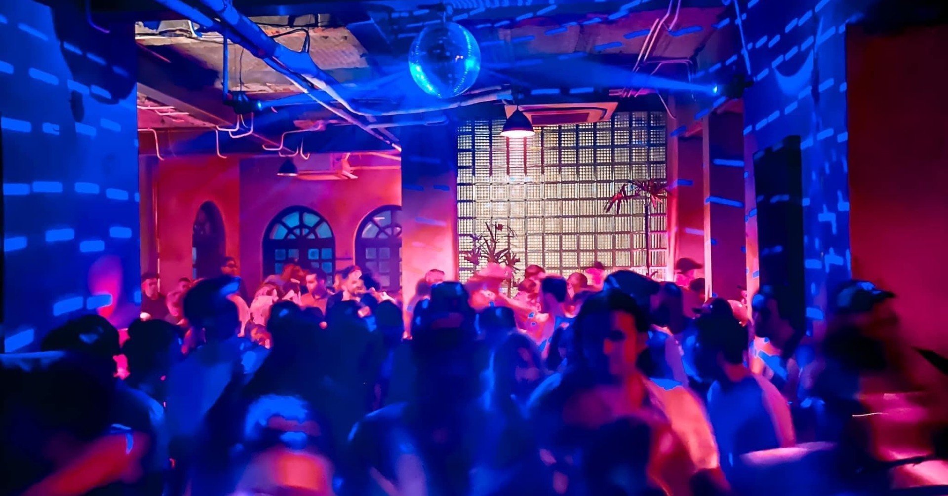 クラブ 観客 地元djの関係はより密接になっていく ハノイのナイトクラブ Club Savage が考える コロナ禍を超えた先に拡がるアジアのナイトカルチャー Night Design Lab Note クラブ 観客 地元djの関係はより密接になっていく ハノイのナイトクラブ Club Savage が考える コロナ禍を超えた先に拡がるアジアのナイトカルチャー Night Design Lab Note