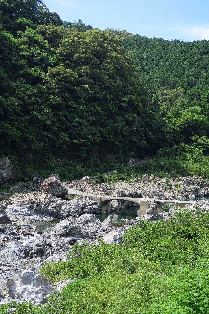 アーチ形の沈下橋 仁淀川の久喜橋 にしきかむろ Note アーチ形の沈下橋 仁淀川の久喜橋 にしきかむろ Note