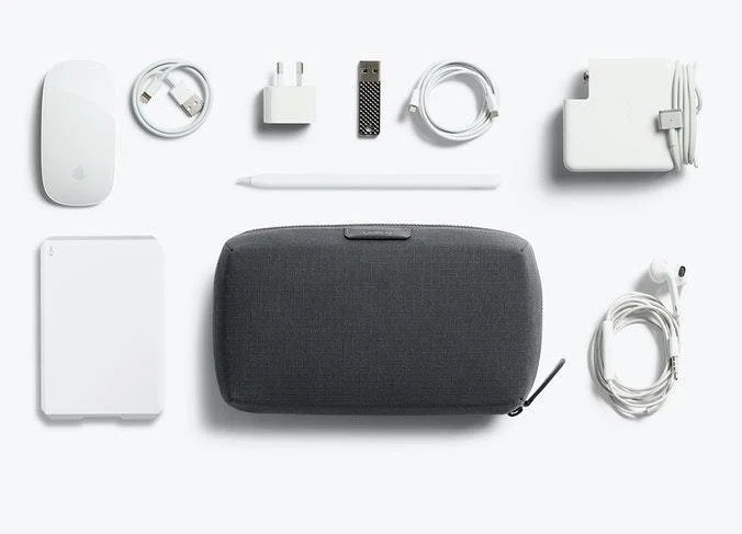 散らばりがちなデバイスアクセサリーを整理整頓 Tech Kit の収納力を詳しく解説 Assiston Note