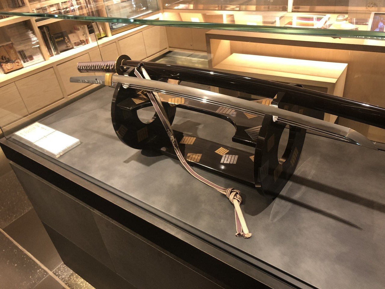 日本刀 本物再現 模造刀 模造刀 逆刃刀 DX 極上研磨刀身 大刀刀袋付 tks-