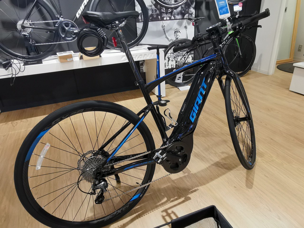 自転車購入する前にコメント下さい。 Amazon | 「100%完成品」 電動アシスト自転車 取り付け不要 7段