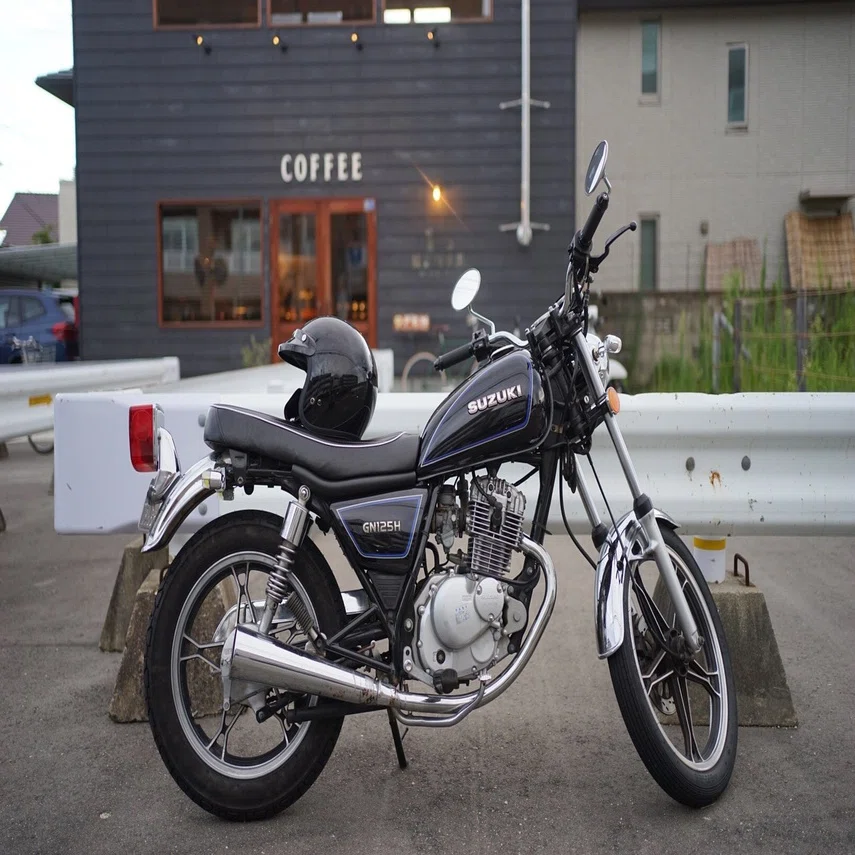 原付二種で乗れるスズキ・GN125Hのいいところ｜アンディー