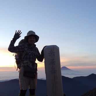 最近ちょっと疲れてたから 天気がイマイチだったから あの人も都合悪そうだから 後に用事が控えてるから なんて どんどん出てくる言い訳を 全部かついで明日へ行こう 情けないなと思うけど それも私 それが私 菊地 幟 Note