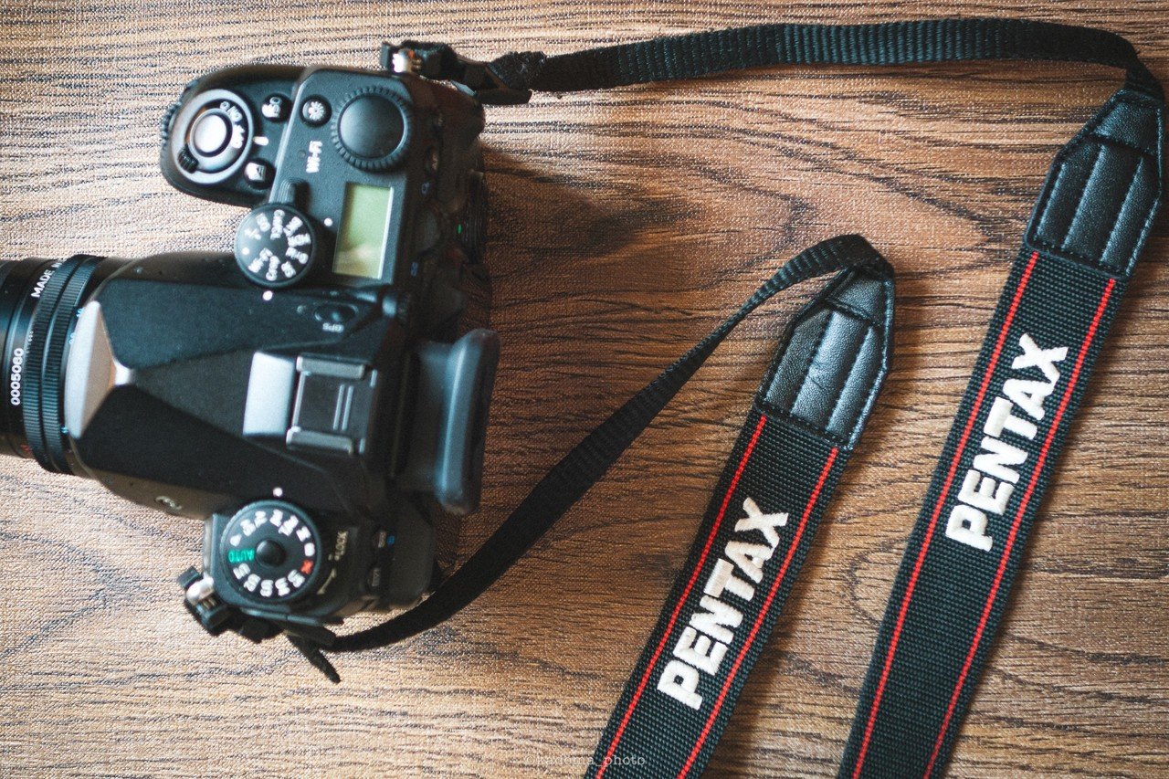 【現状品】PENTAX スポットマチックF フィルムカメラ ケース・ストラップ付 レトロカメラショルダーストラップ、すべての一眼レフカメラに