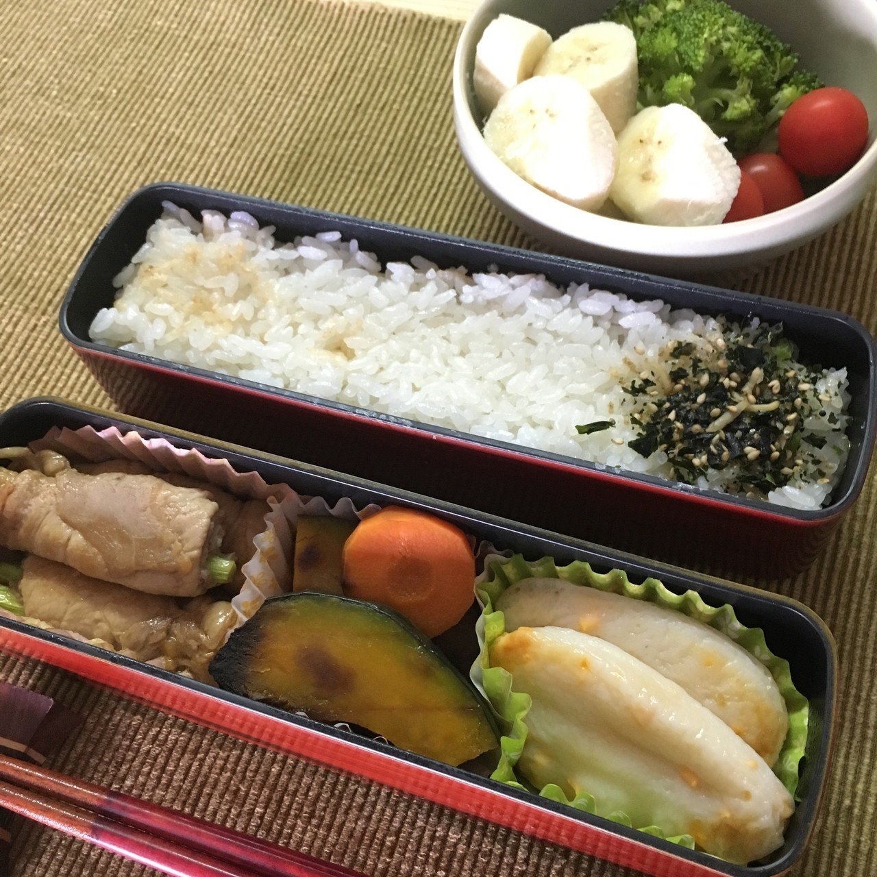 今日のお弁当 チーズ入り笹かま まんま かぼちゃとにんじんの焼き浸し アスパラの豚肉巻き じゃことわかめのふりかけ ごはん バナナ ブロッコリー ミニトマト ちょっと雑な感じ そんな日もあ Fj おつまみクリエイター Note 今日のお弁当 チーズ入り笹かま まんま かぼちゃとにんじんの焼き浸し アスパラの豚肉巻き じゃことわかめのふりかけ ごはん バナナ ブロッコリー ミニトマト ちょっと雑な感じ そんな日もあ Fj おつまみクリエイター Note