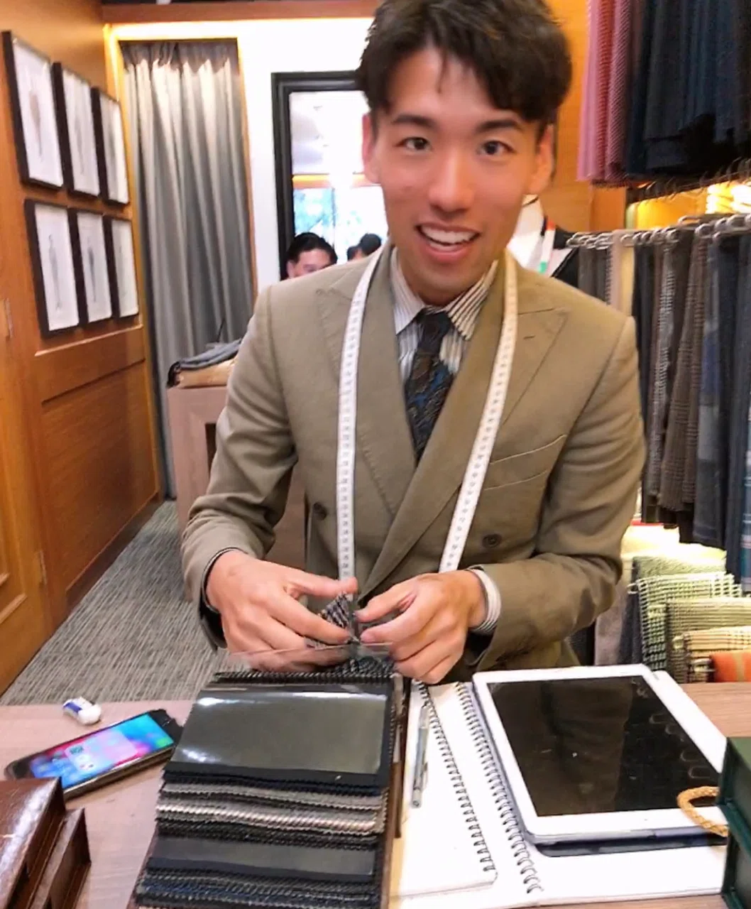 毎日着るスーツ 自分でデザインしたくないですか？｜人生を