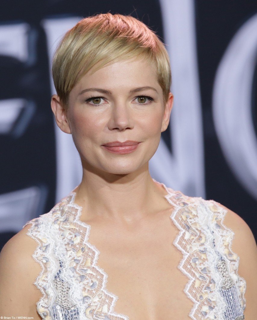 銀幕と緑のピッチとインクの匂い, image size:854x1063