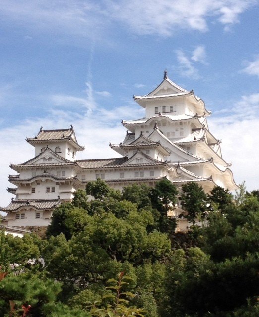 白漆喰で 白鷺城の美しさが際立つ 姫路城 The White Stucco Highlights The Beauty Of Shirasagi Himeji Castle アスライト Note