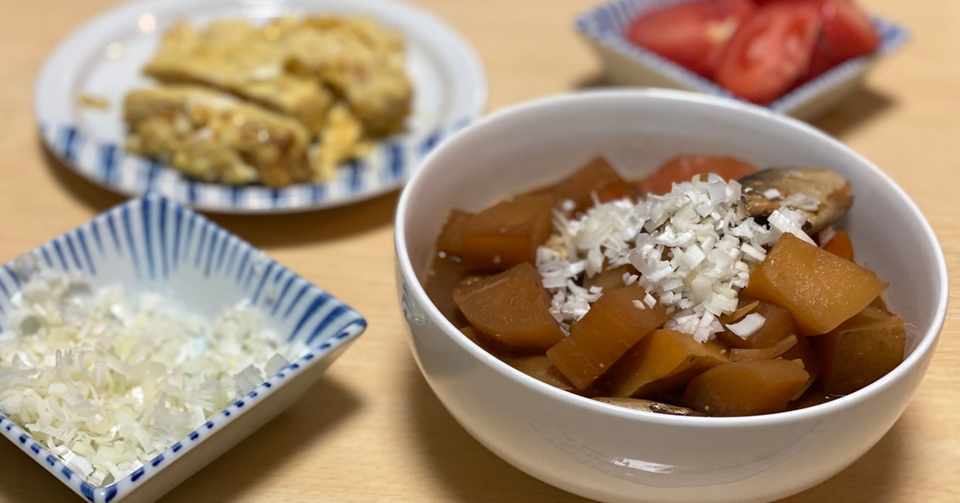 今日のごはん さんまと根菜の味噌煮込み あと卵焼きをミスって死ぬほど切れそうになっちゃった いや キレた 卵焼き が上手に作れないと どれほどまで人はキレるのか 憤死もある みくのしん Note
