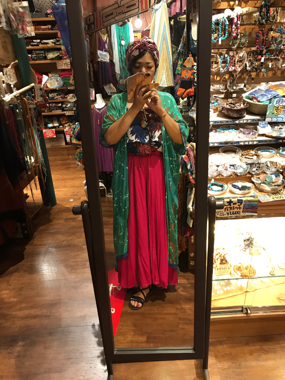 くさび グレー 立ち向かう チャイハネ コーデ Childrensbereavementfoundation Org