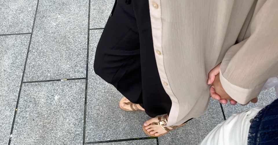 女同士で手を繋いで歩く 周りからの目 せーら ぴたちゃんねる Note