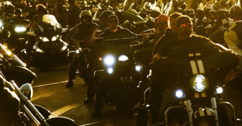 これぞアメリカ 世界最大のバイクの祭典参加者がコロナ死 rip usa アメリカからこんにちは note
