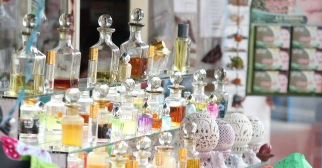 破格の安価で香水を買った話 - The Dallas『EMO』｜たなたろ@香水屋