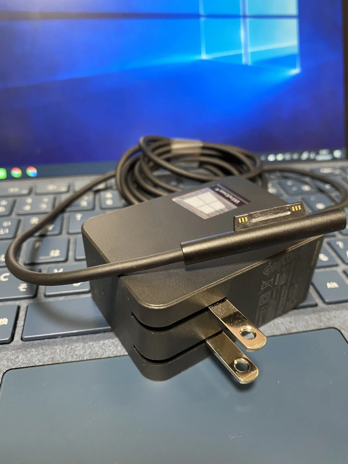 Surface Pro6の安い充電器を探していたらSurface Go用アダプタに行き 
