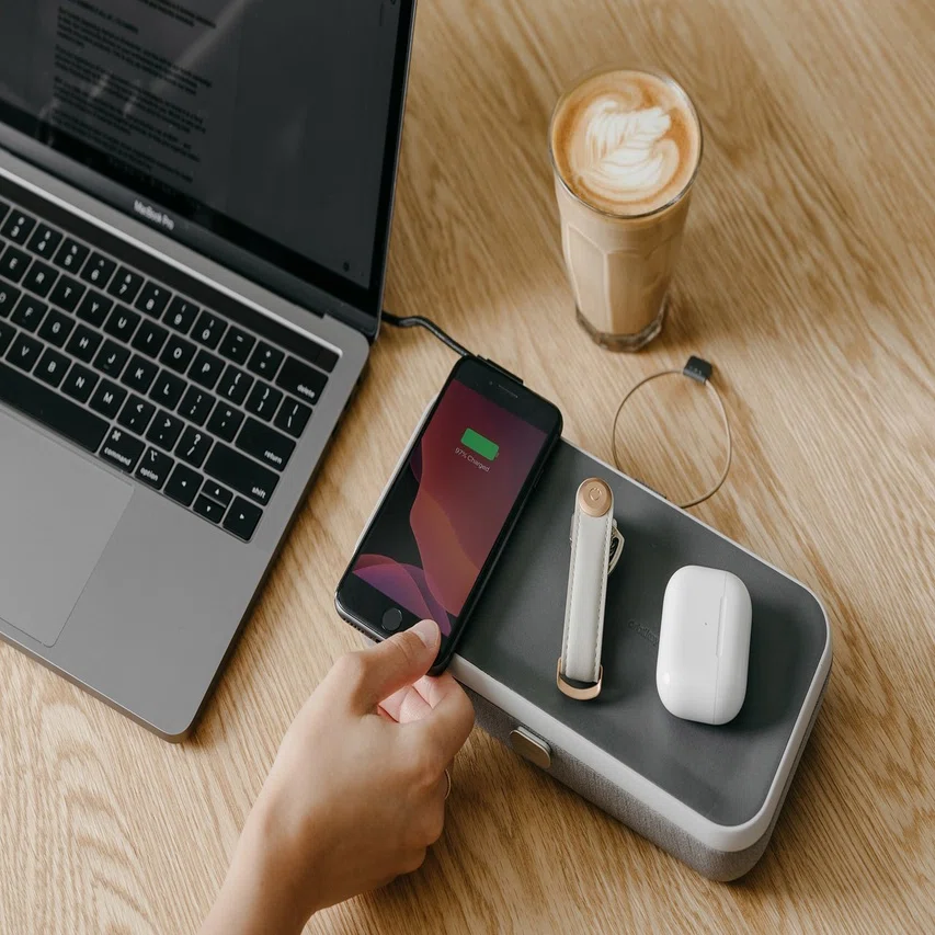 蓋（フタ）』が魅力的すぎるガジェットオーガナイザー 「Orbitkey Nest 