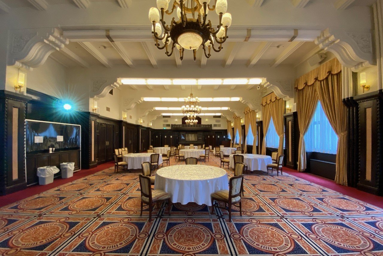 半沢直樹の東京中央銀行 役員会議室のロケ地で土下座をしてきました 増澤 陸 チーフ図解オフィサー Note