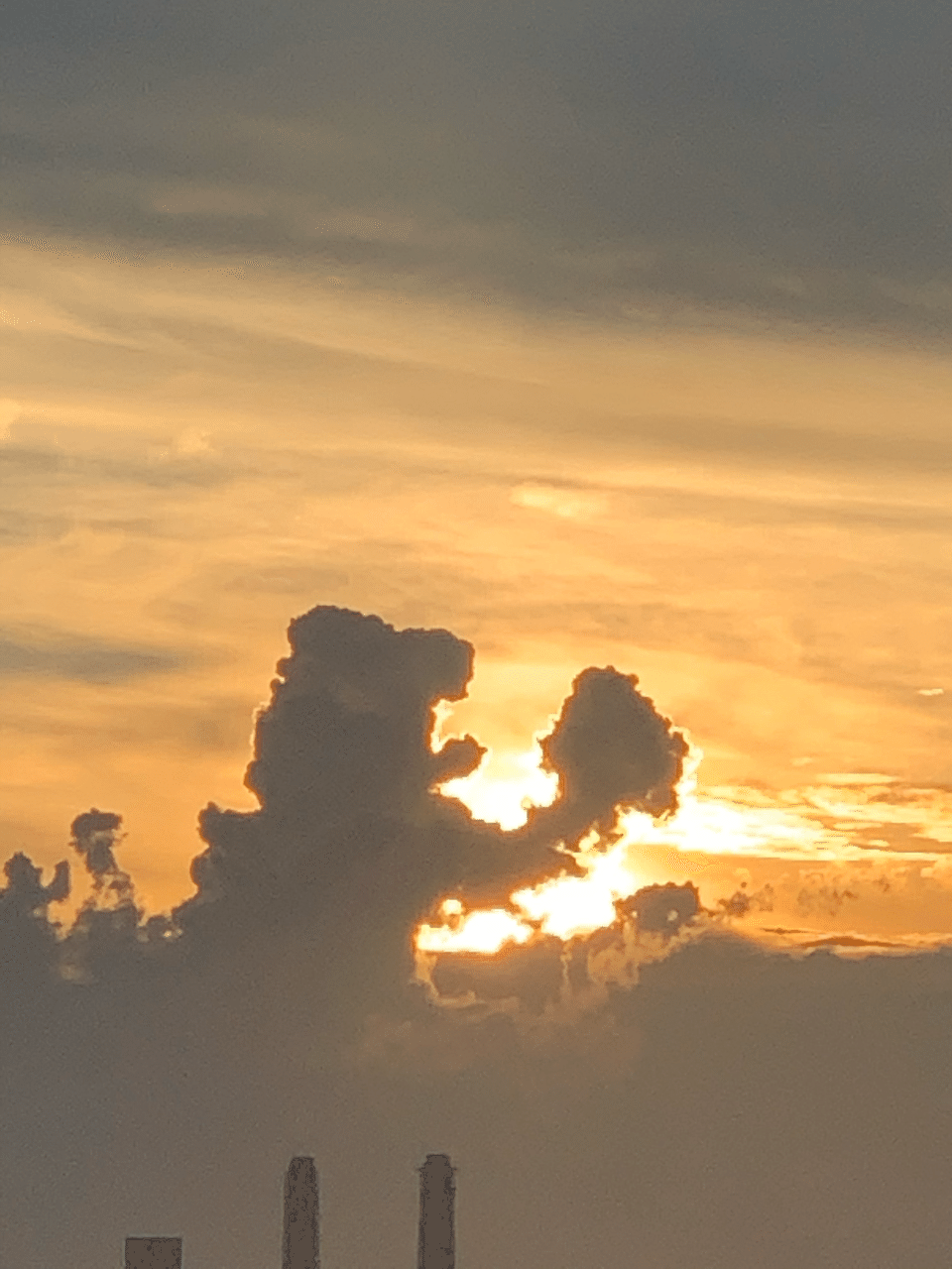 夕焼け空と雲の形が凄い きょうやん Note 夕焼け空と雲の形が凄い きょうやん Note