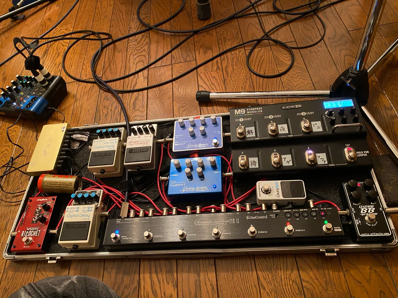 ぽん　エフェクターまとめ ライブの予定も組みづらいご時世なのにエフェクターボードをこねくり