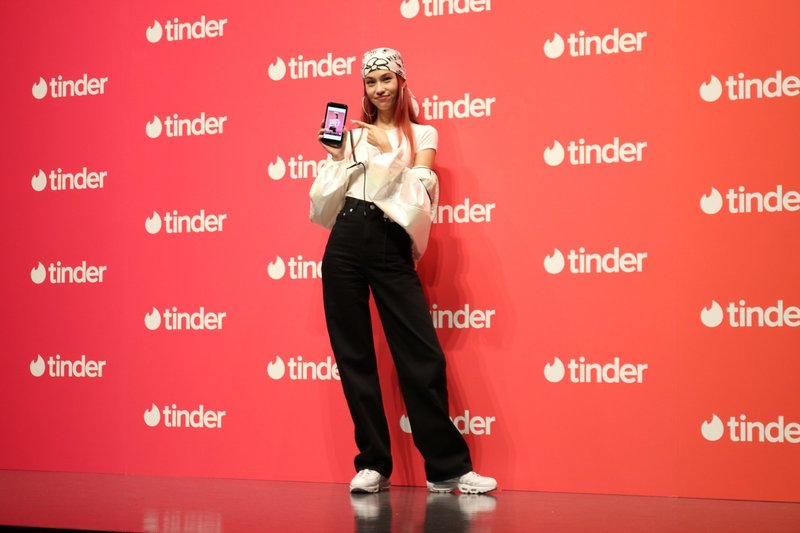 Tinder 水原希子 思いがけない出会いは オンラインの中 にある マッチングアプリを紹介している私からみた Tinder とは 柏木りさこ ただのアラサーol Note Tinder 水原希子 思いがけない出会いは オンラインの中 にある マッチングアプリを紹介している私からみた Tinder とは 柏木りさこ ただのアラサーol Note