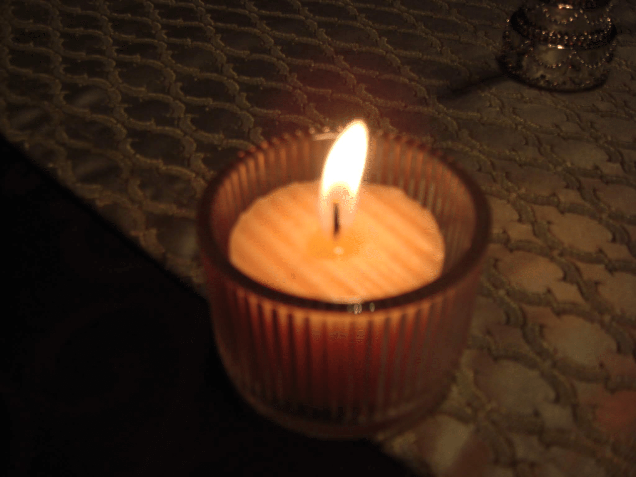 キャンドルリレーと突然のサプライズ カメの道しるべ