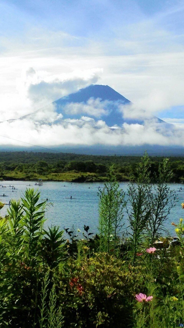 朝の富士山✨
雲があるのもなんだか神秘的！