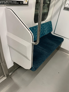 総武線4号車は少し違う Mettpo Note 総武線4号車は少し違う Mettpo Note
