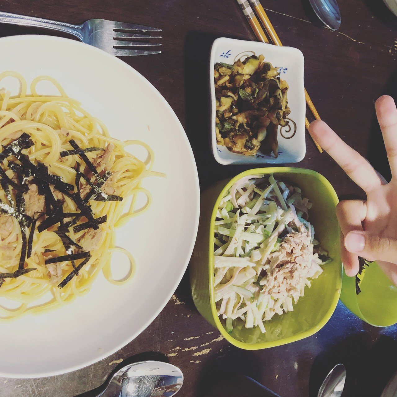 久しぶりに目立つくらいのニキビがおでこにできた お母さ ん もう 野菜食べ過ぎてるからニキビができる んだよぉ と 娘に言われる まあ 確かにこういうご飯好きですけども ひなたとりこ Note