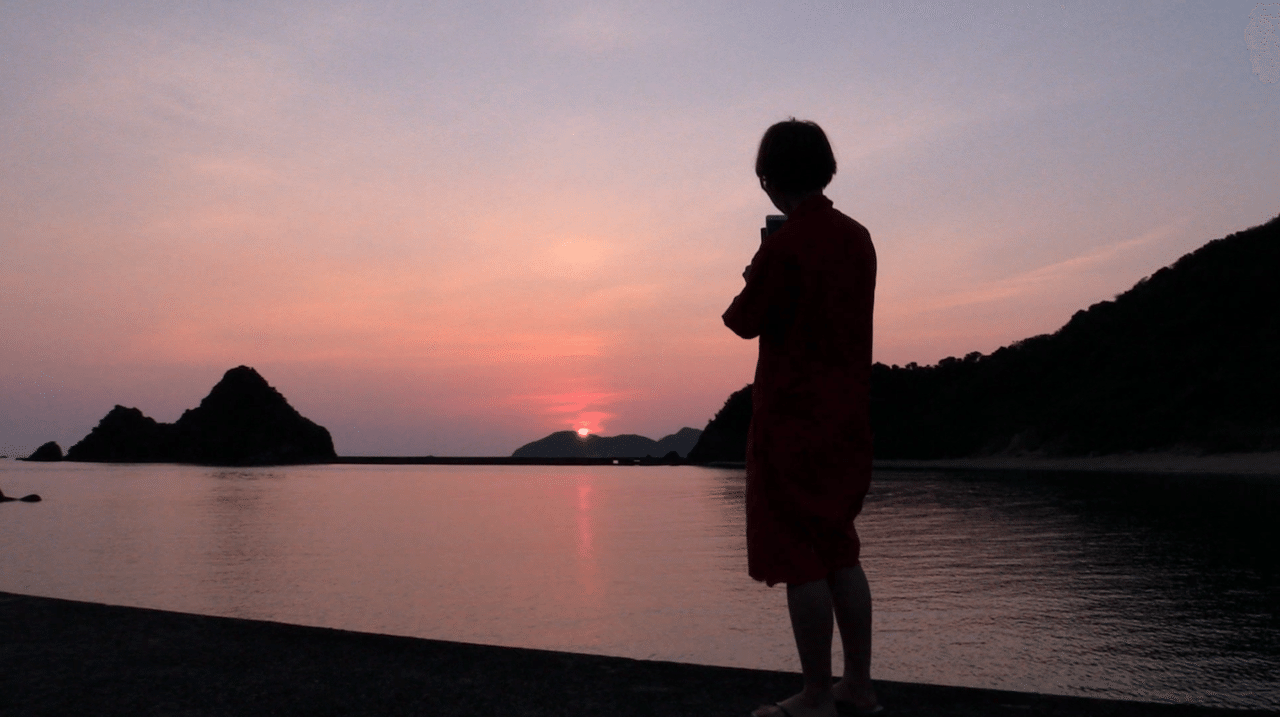 加計呂麻島に期間限定移住中 人気イラストレーターちゃずを追った映画 夫とちょっと離れて島暮らし 映画 夫とちょっと離れて島暮らし Note 加計呂麻島に期間限定移住中 人気イラストレーターちゃずを追った映画 夫とちょっと離れて島暮らし 映画 夫とちょっと離れて島暮らし Note