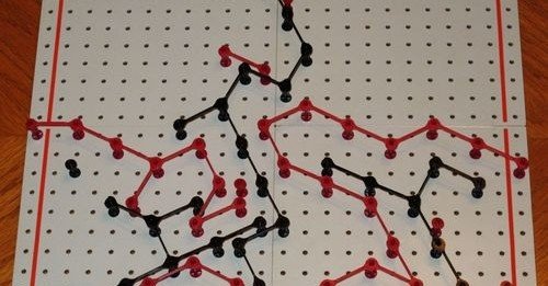 日本のボードゲーム会社、ジーピーが『ツィクスト（TwixT）』を発売