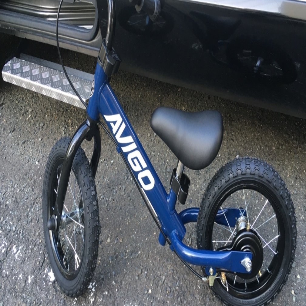 新品 AVIGO 10 キックバイク ストライダー EVA トレーニングバイク 新品 AVIGO 10 キックバイク ストライダー EVA トレーニング