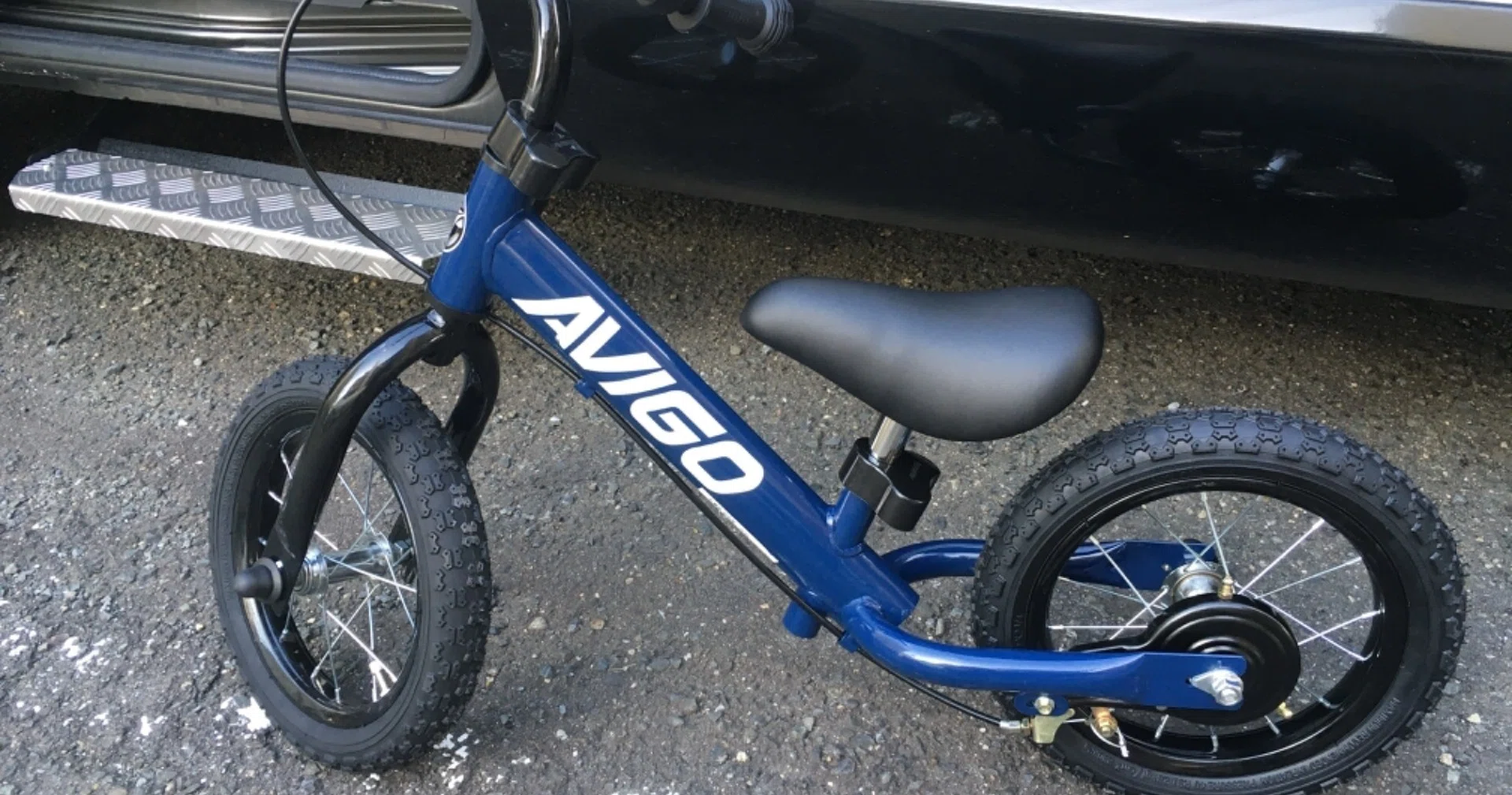 トイザらス AVIGO トレーニングバイク エアタイヤ12インチ レビュー トイザらス AVIGO トレーニングバイク エアタイヤ12インチ レビュー