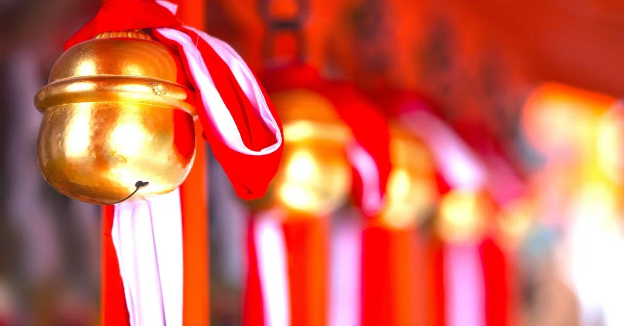 神社に響く音の秘密！玉砂利・鈴・拍手など…邪気を祓う音のいろいろ 