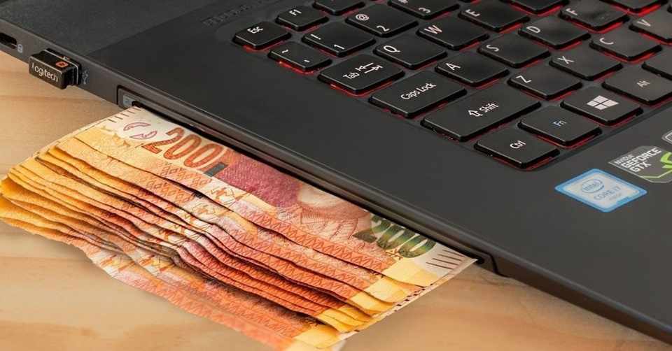 零細企業はホームページ作成にどれだけお金をかけるべき ひとつの目安をお教えします Half Moon Journey Note