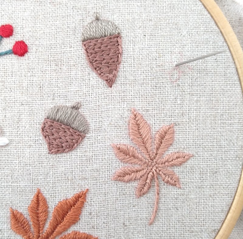 秋の植物の図案 無料ダウンロードで刺繍を楽しもう ステップ5 完成 Apostrophe S 刺繍雑貨作家 Note