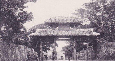 比嘉光龍(ふぃじゃ ばいろん)               比嘉光龍(ふぃじゃ ばいろん)