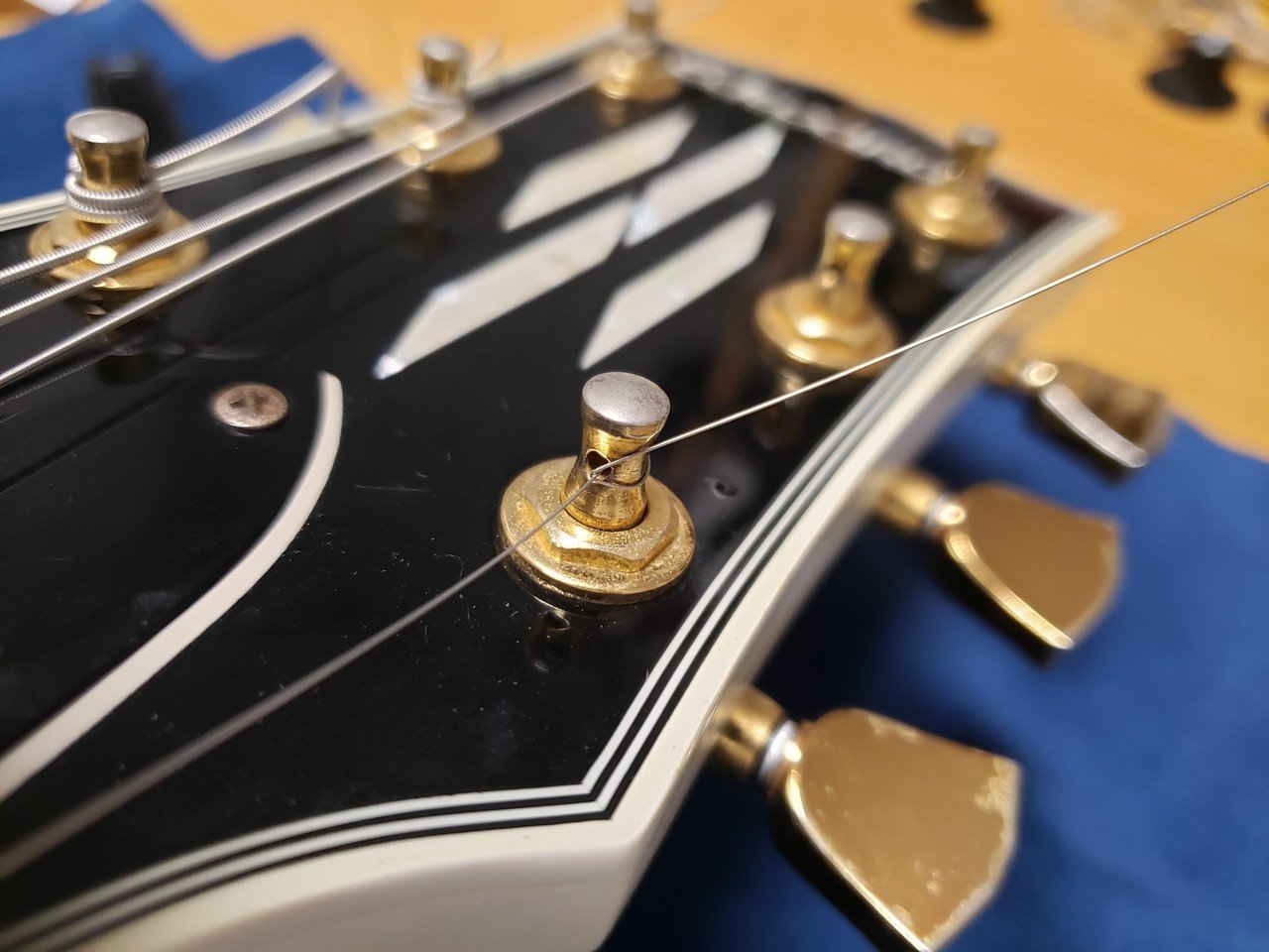 【美品】エレキギター legend (弦交換メンテナンス済) ネット購入品も安心サポート】弦交換・修理、徹底フォロー！！！｜島村