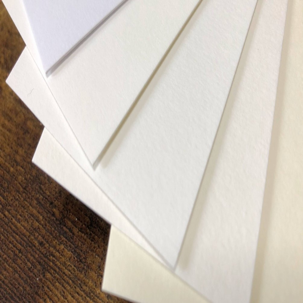 白い紙の色名 どれくらいあるか数えてみた ヤグチサトコ Note