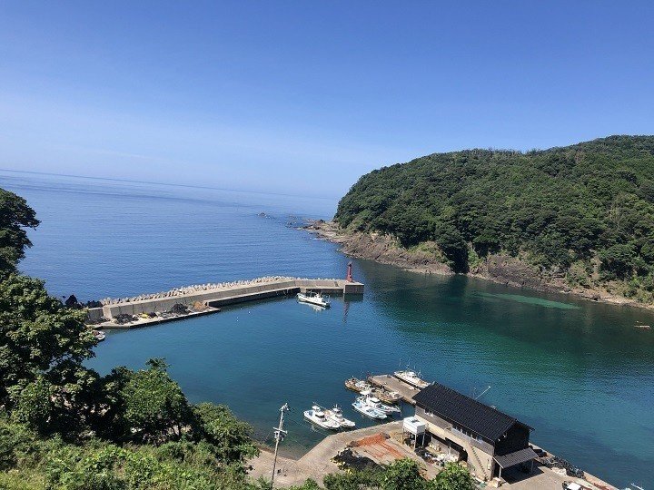 絶景 癒し釣り場 兵庫但馬 香住にある鎧漁港 釣りファミ Note